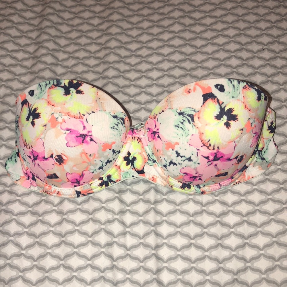 Victoria’s Secret PINK push up bra